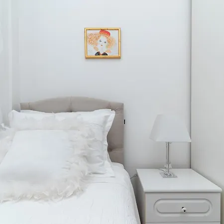 Mama's Apartment
